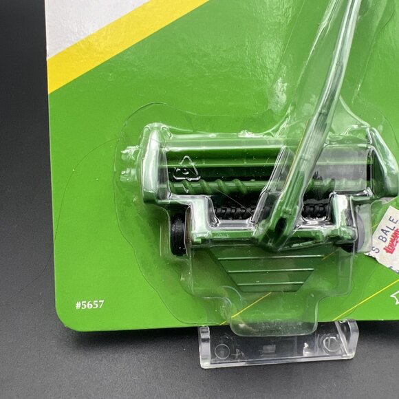 1996 - 1/64 John Deere Model 1600A Mower Conditioner - Picture 4 of 10